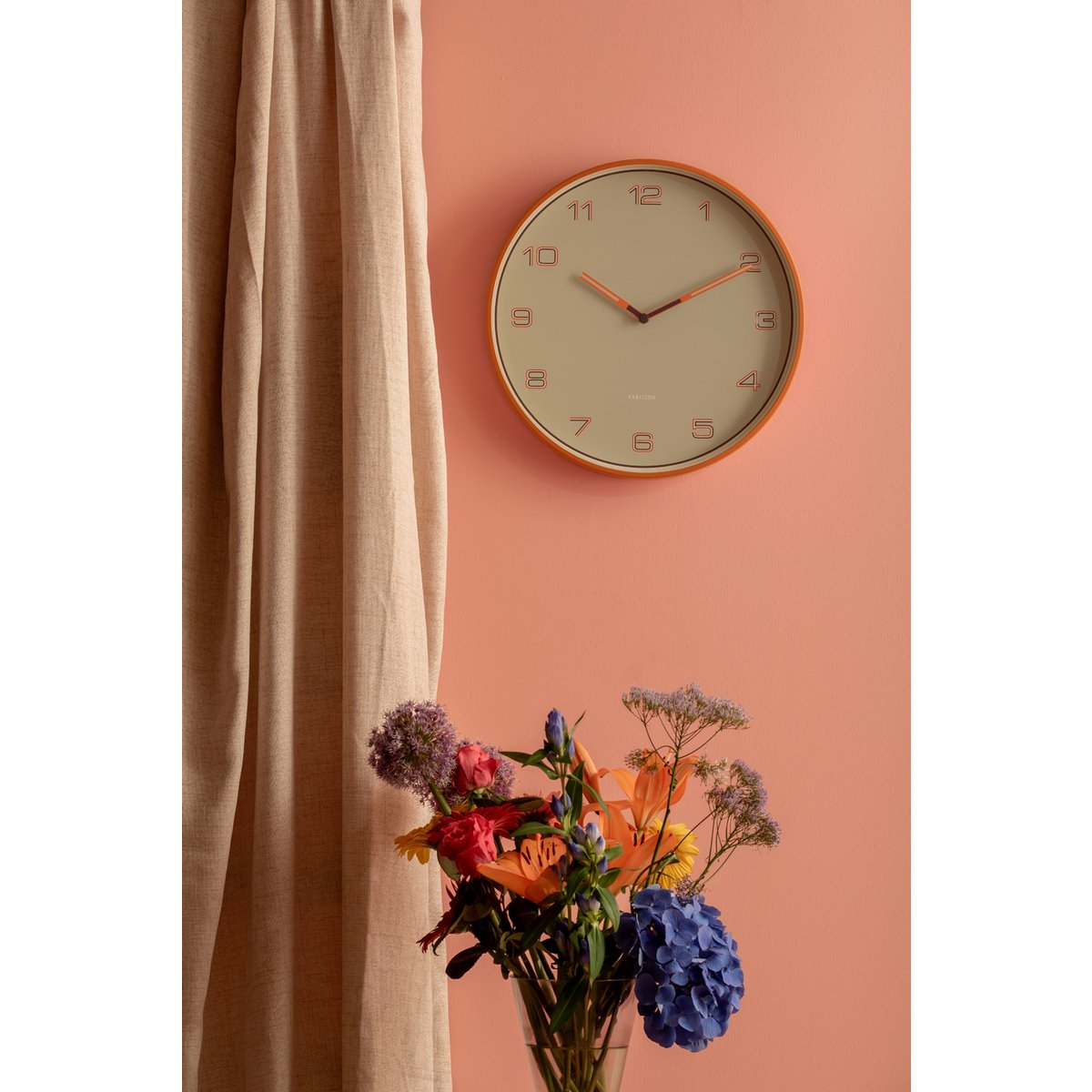 Wandklok bekleed cijfers