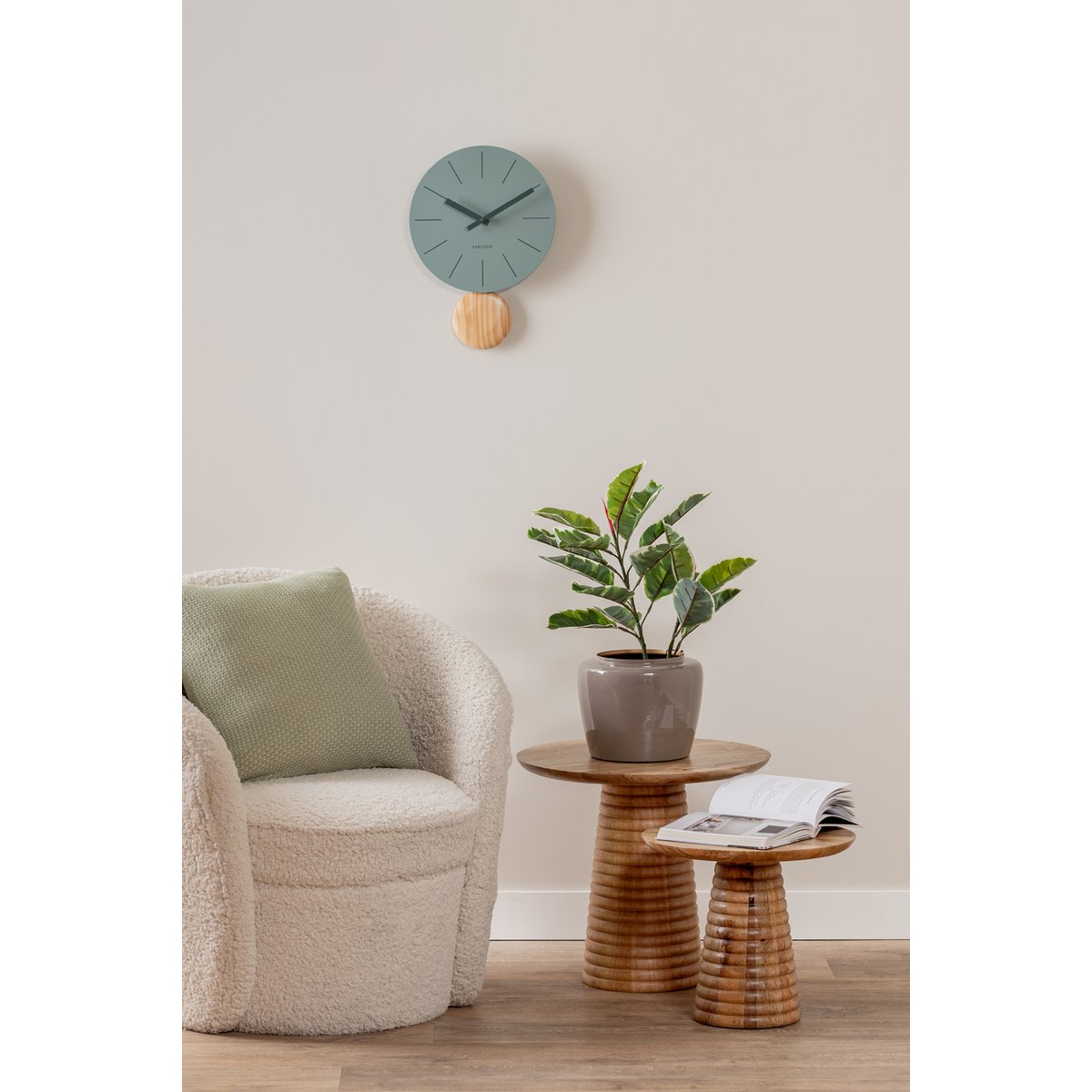 Wandklok Arlo slinger