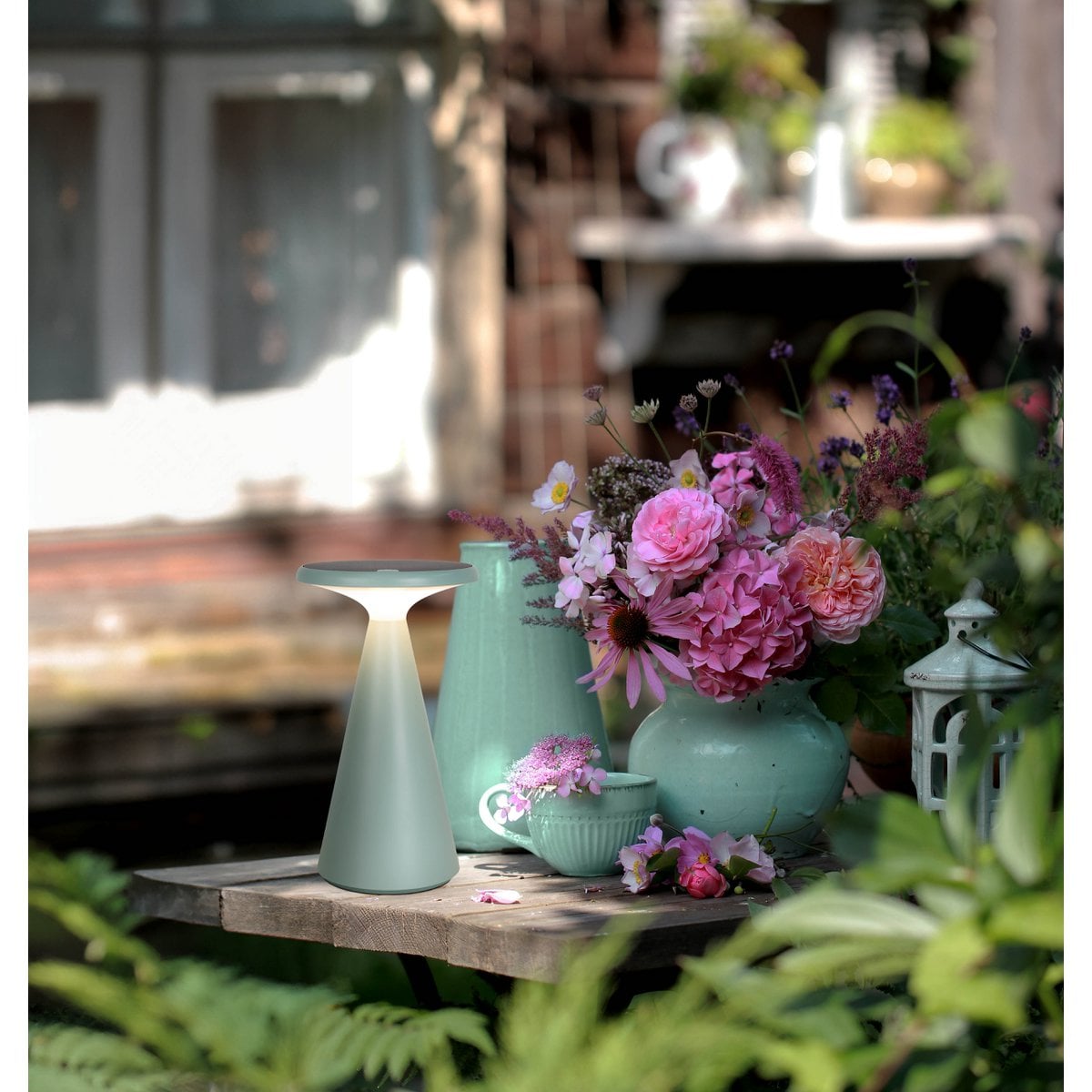Zonne -batterijtafellamp "Palu" voor buiten en binnen, gemaakt van plastic in groen, 20 cm hoog