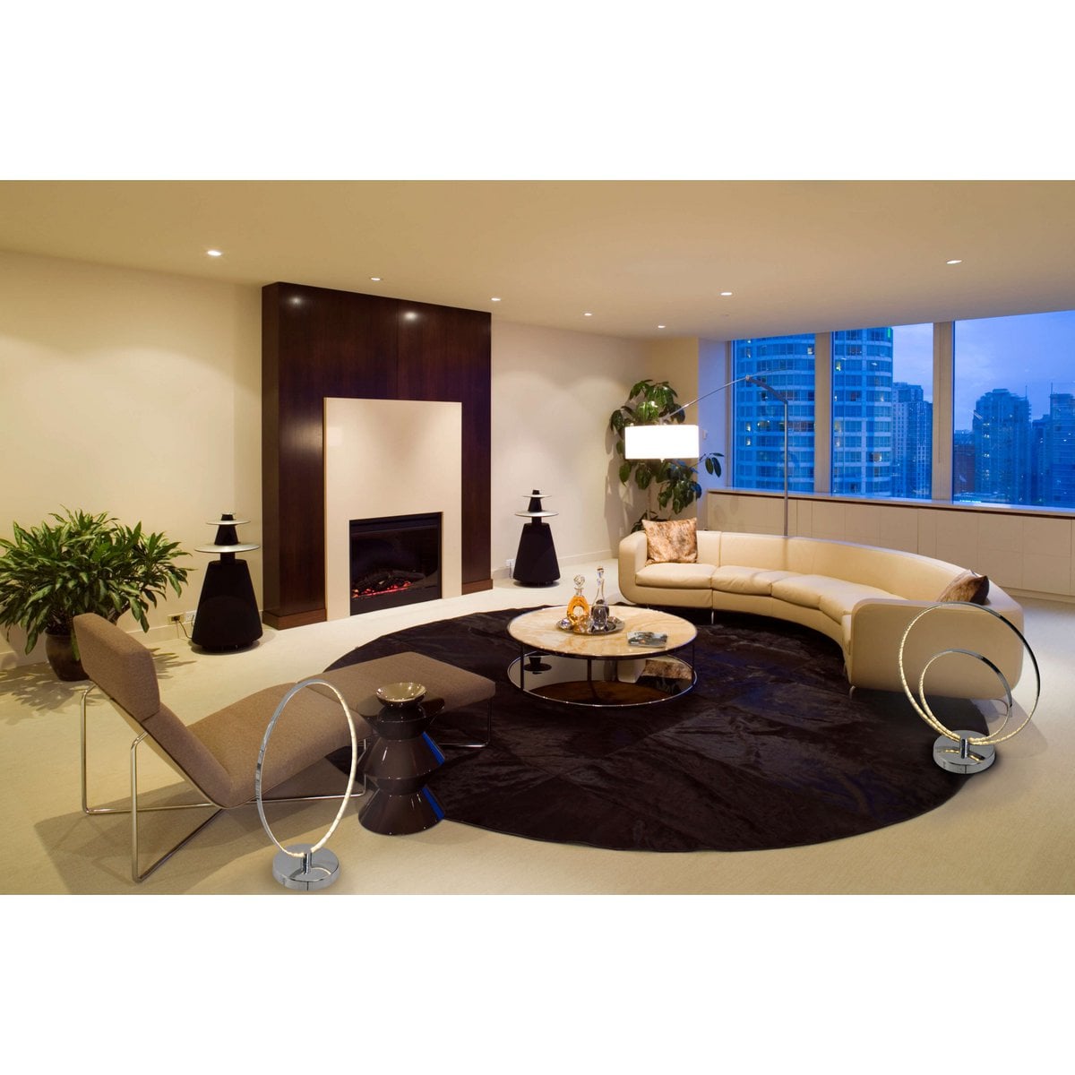 LED -tafellamp 44 cm, chroom -gekleurd metaal, geïntegreerde LED's.