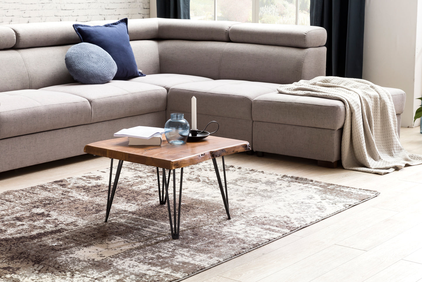 Salontafel MAHILO massief houten tafel met Wane 56x38x51 cm | Sheesham houten tafel met metalen poten | Woonkamer tafel in een rustieke, landelijke stijl