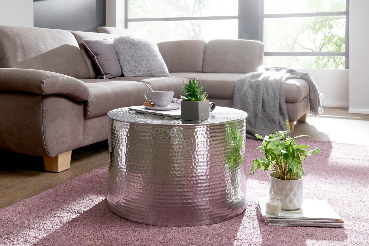 RAHI 61 x 40,5 x 61 cm Aluminium zilveren bijzettafel oosterse rond | Plat gehamerd koffietafeltje metaal Design Salontafel Modern | Salontafel Indian Stubentisch Klein