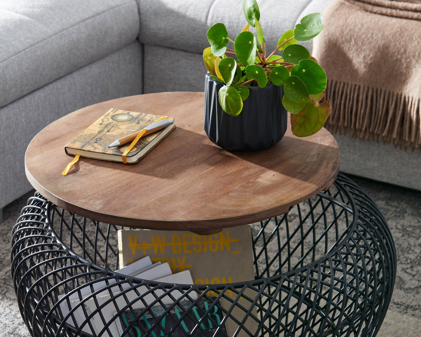 Salontafel Metaal en Massief Mango-Hout 60x60x45 cm Salontafel Zwart | Ronde Tafel Woonkamer Moderne met Opbergruimte