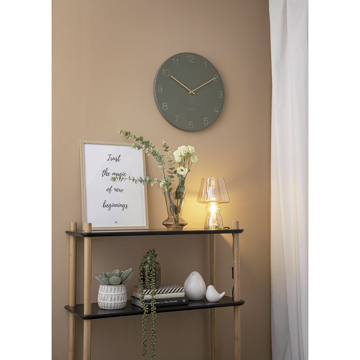 Wandklok charme gegraveerde cijfers