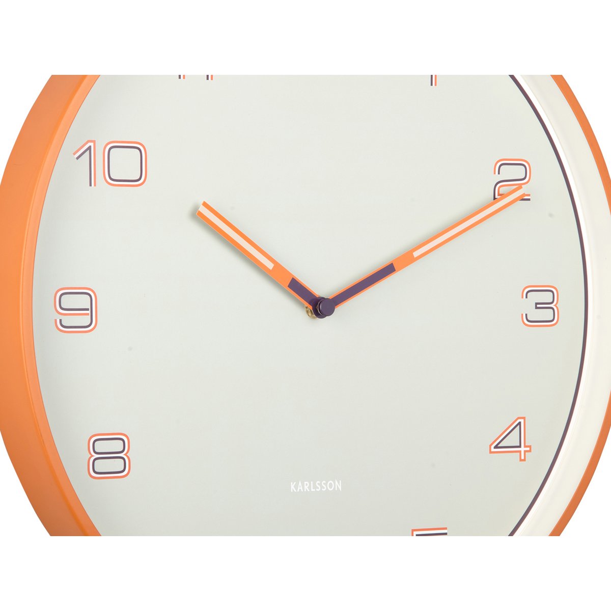 Wandklok bekleed cijfers