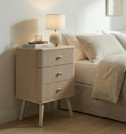 Nachtkastje Shy Bedside 3 Drawers 37,5×34×61 cm