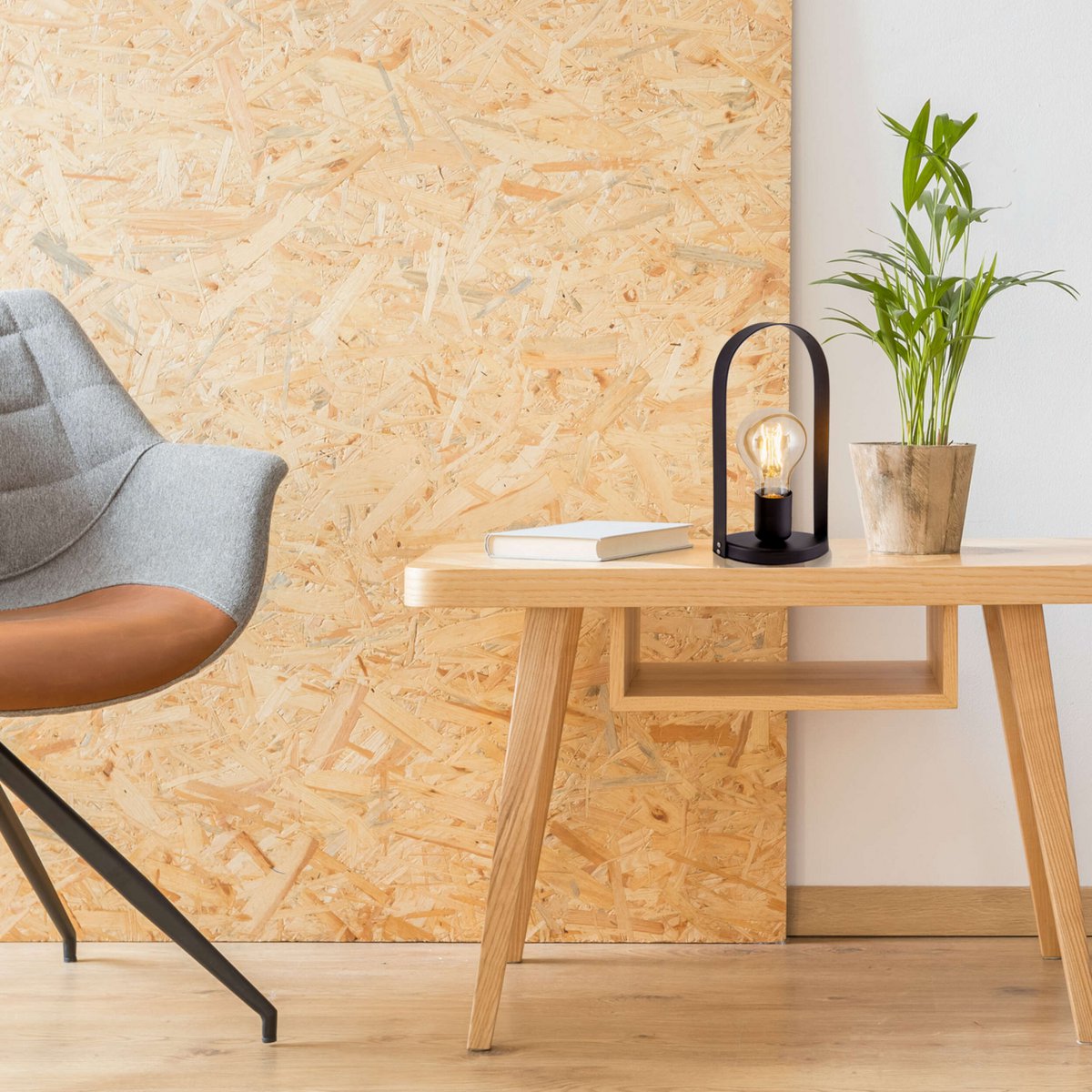 Metalen tafellamp "Faro" h: 28.5cm zwart