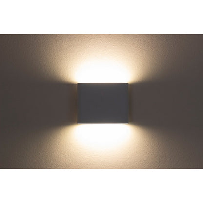 Noteloze wandlicht "kubus" magnetisch, ca. 10 x 10 cm, gemaakt van wit metaal, met bewegingssensor