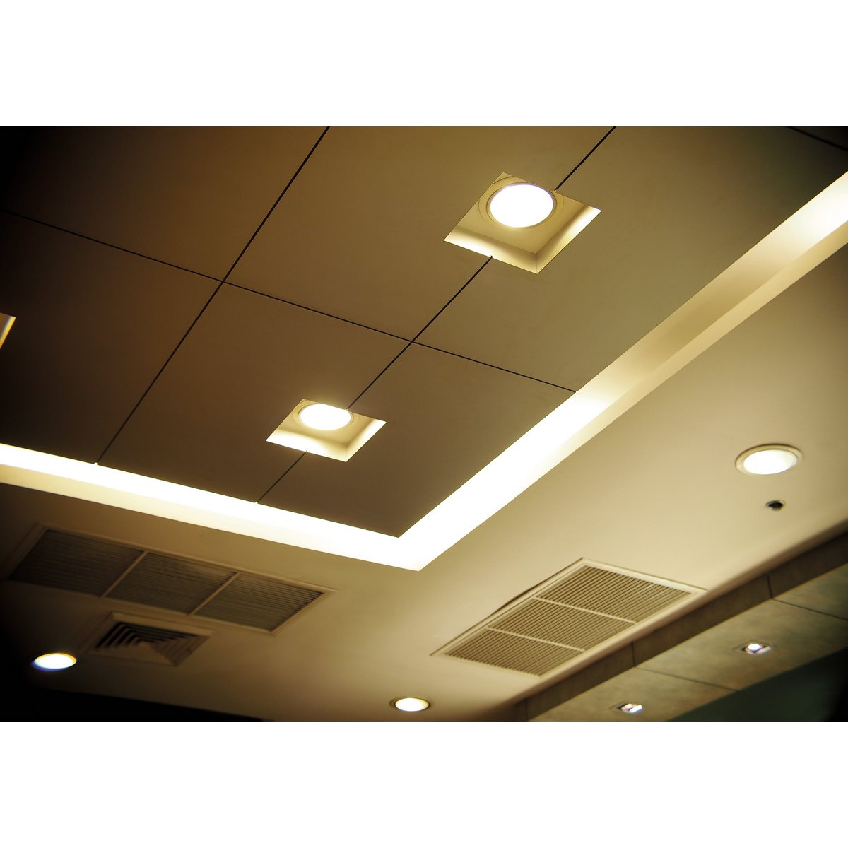 LED-plafondlamp "punt" Ø 12,5 cm, stevig ingebouwd LED met 7 watt, warm wit licht