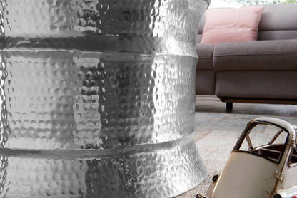 salontafel KARAM 62x41x62cm aluminium zilveren bijzettafel oosterse rond | Plat gehamerd koffietafeltje metaal Design salontafel modern | Tafel klein Indiaas stub tafel klein