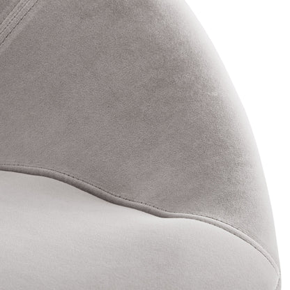 eetkamer  fluwelen lichtgrijze keukenstoel met gouden poten | Shell stoel stof / metaal | Design gestoffeerde stoel | Stoel eetkamer gestoffeerd