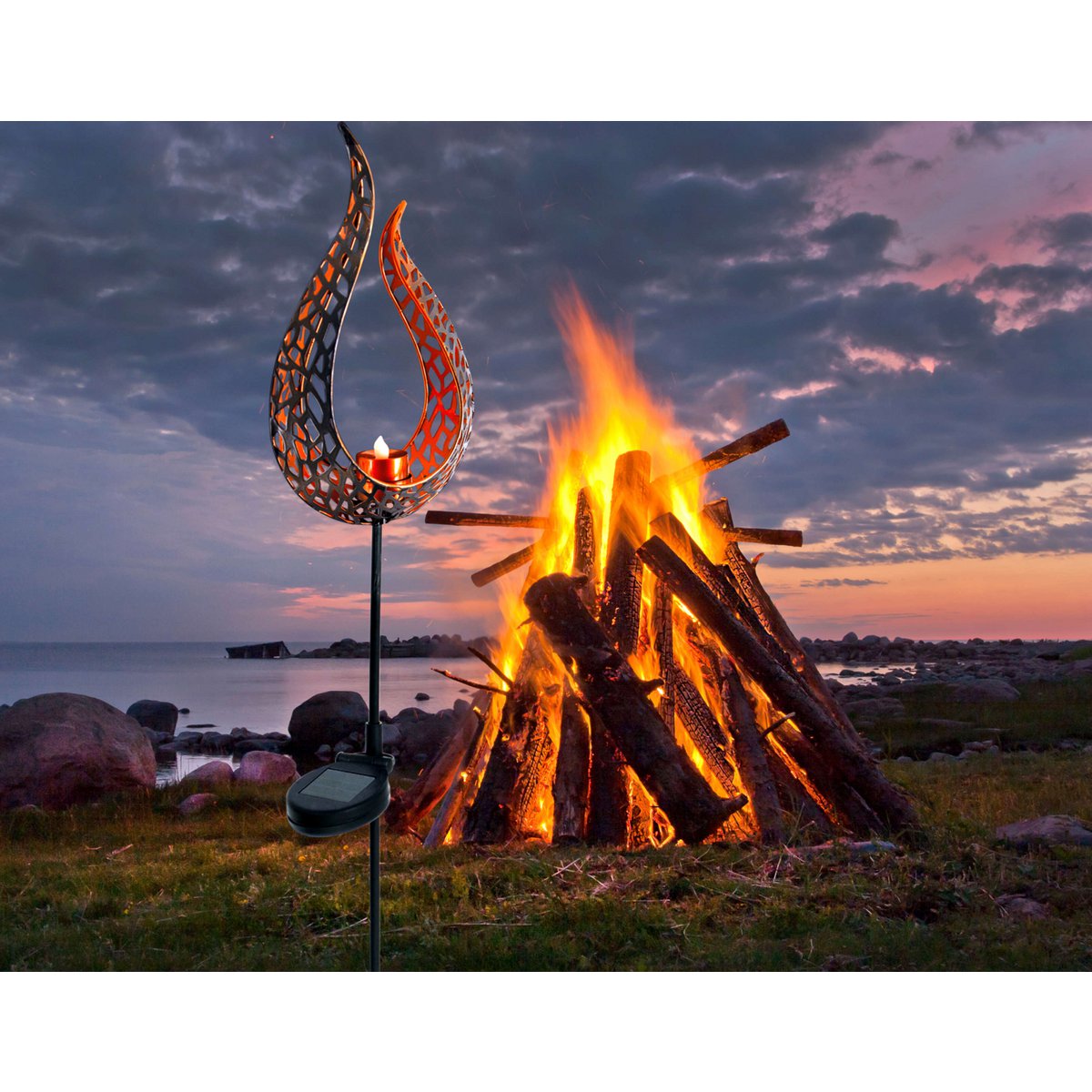 LED Solar Earth Spit "Flame" -outer en Spit gemaakt van metaal en plastic in bruin, met geïntegreerde LED