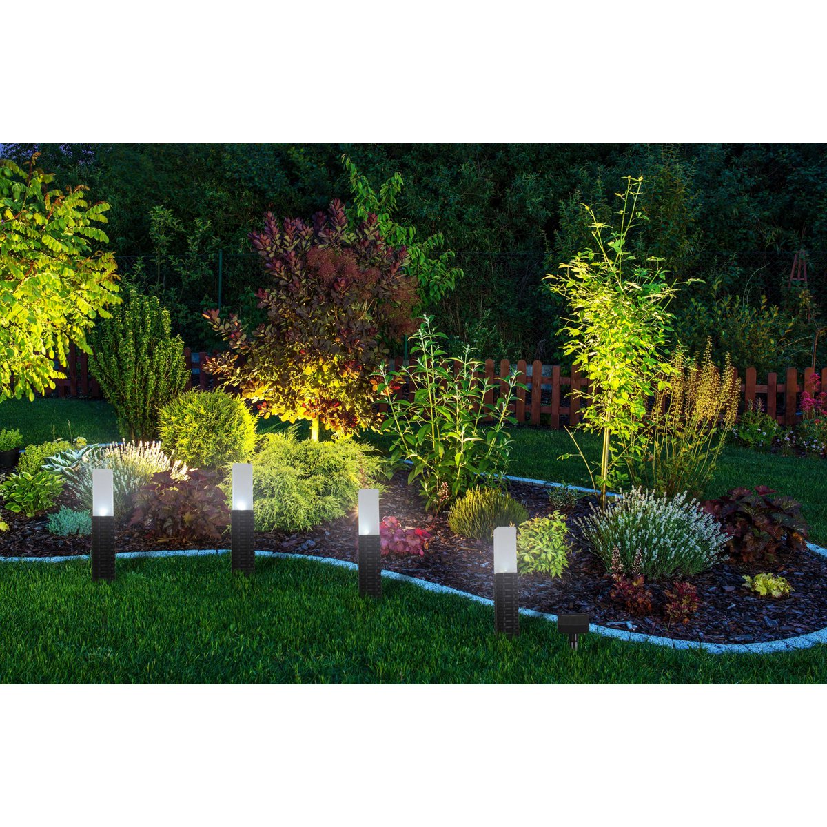 4 Set LED Outdoor Spike, voor buiten, plastic aarde spit in zwart, geïntegreerd LED