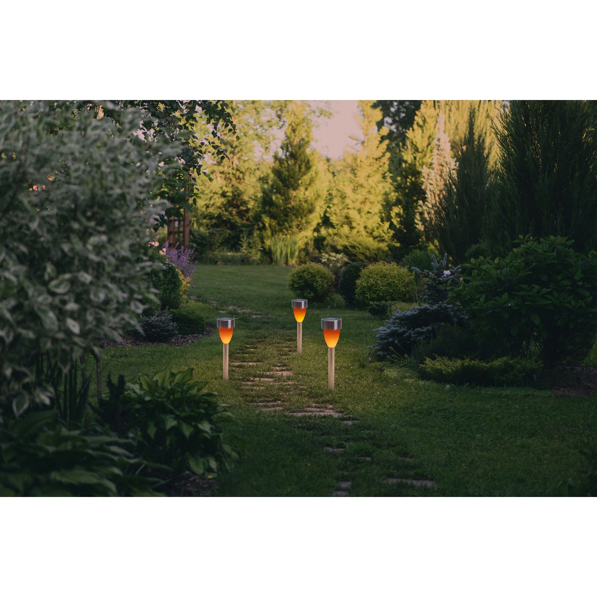 6 Set LED LED Solar Outer Light met aarde spies gemaakt van roestvrijstalen gekleurd metaal en plastic, met geïntegreerde LED