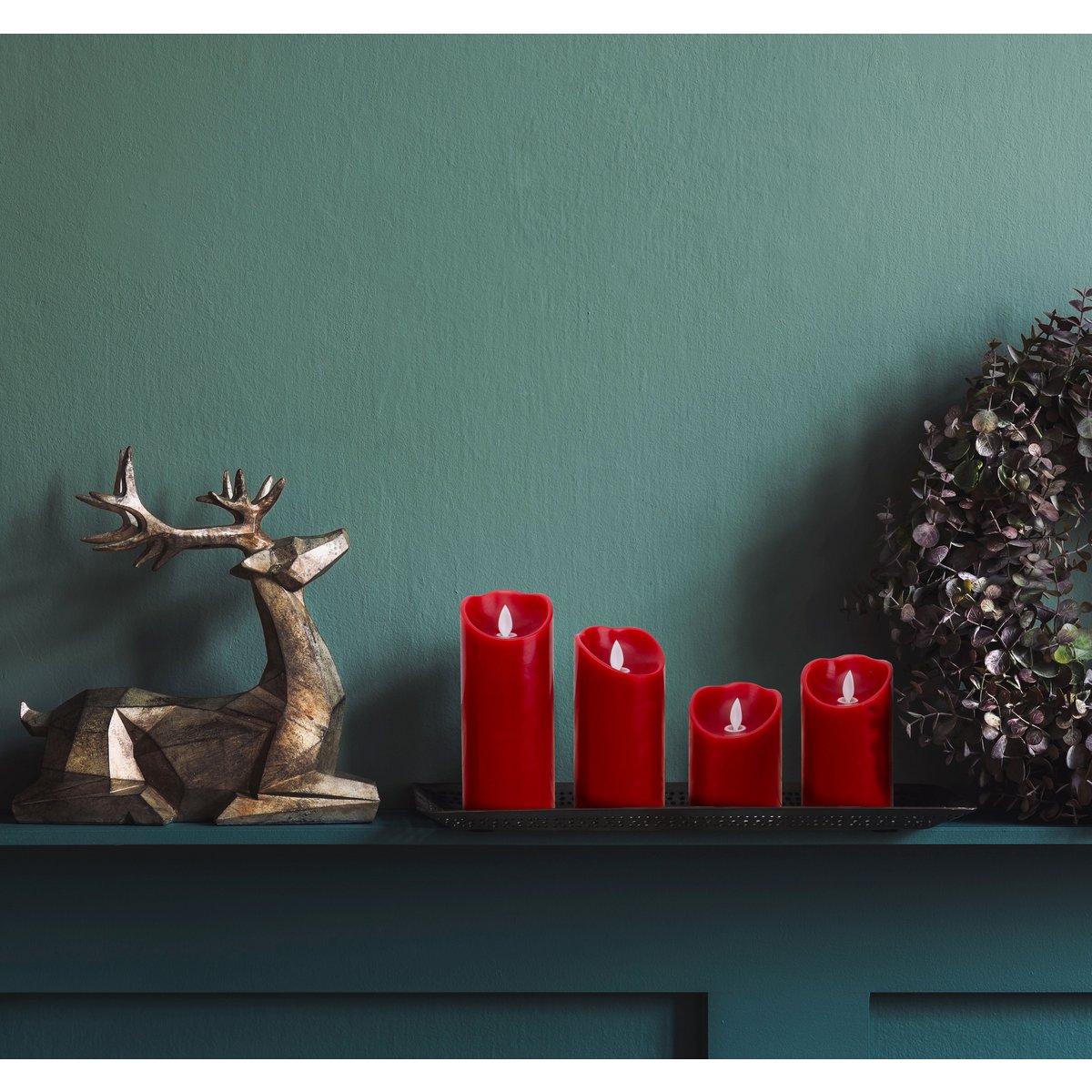 4 Set Led kaarsen Kaarsen Kerstdecoraties gemaakt van plastic in rood met stevig geïnstalleerde LED's