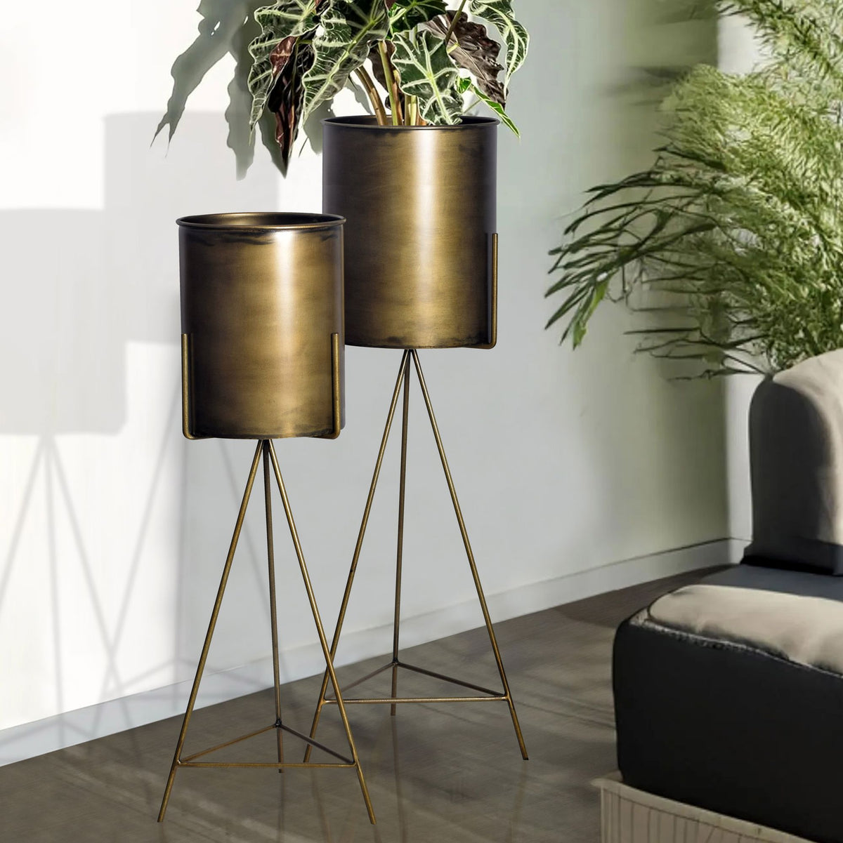 Bloempot set van 2 metalen plantenbakken goud met frame
