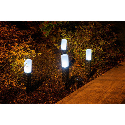 4 Set LED Outdoor Spike, voor buiten, plastic aarde spit in zwart, geïntegreerd LED