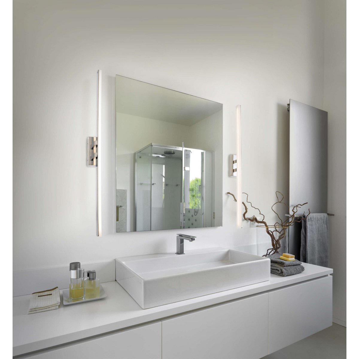 LED -spiegellicht "Vareta" metaal en plastic in chroom met stevig geïnstalleerde LED's