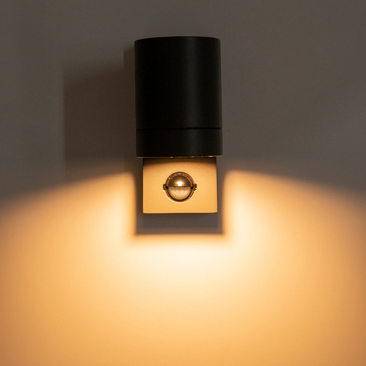 Buiten Wall Lamp "Romb" met bewegingsdetector, antraciet -gekleurd aluminium, timer, veranderbare lamp, 7 x 12,5 x 16,4 cm