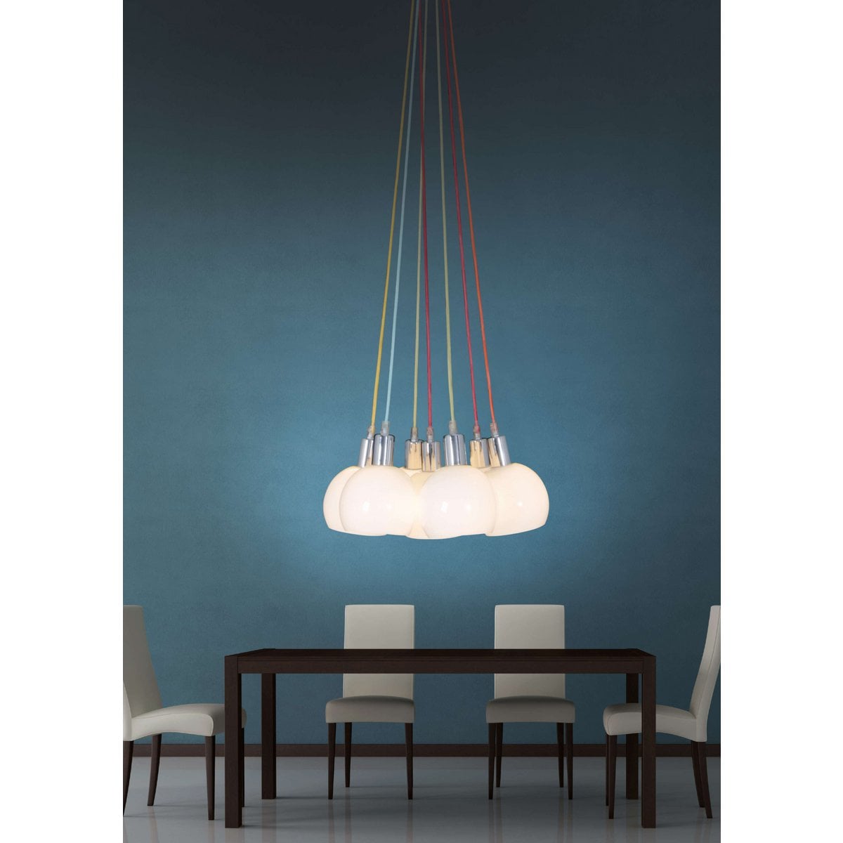 Hanglamp "regenboog-bowl" in totaal 120 cm hoog, 7 glazen schermen Ø 16 cm, gemaakt van chroomkleurig metaal, opaalwit glas en kleurrijke voeding, E14-versies