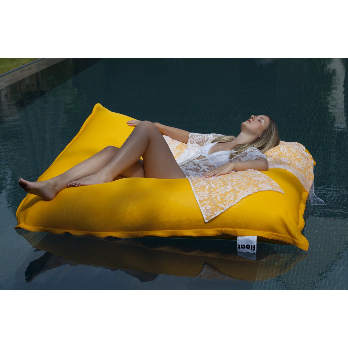 FLOAT BEAN BAG ZWEMBAD - geel