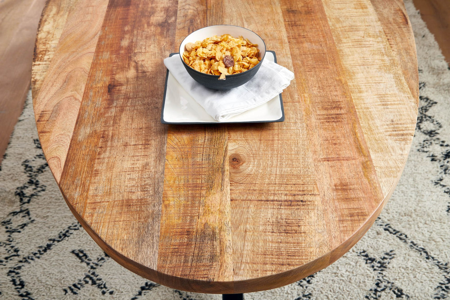Eetkamertafel Balugo massief