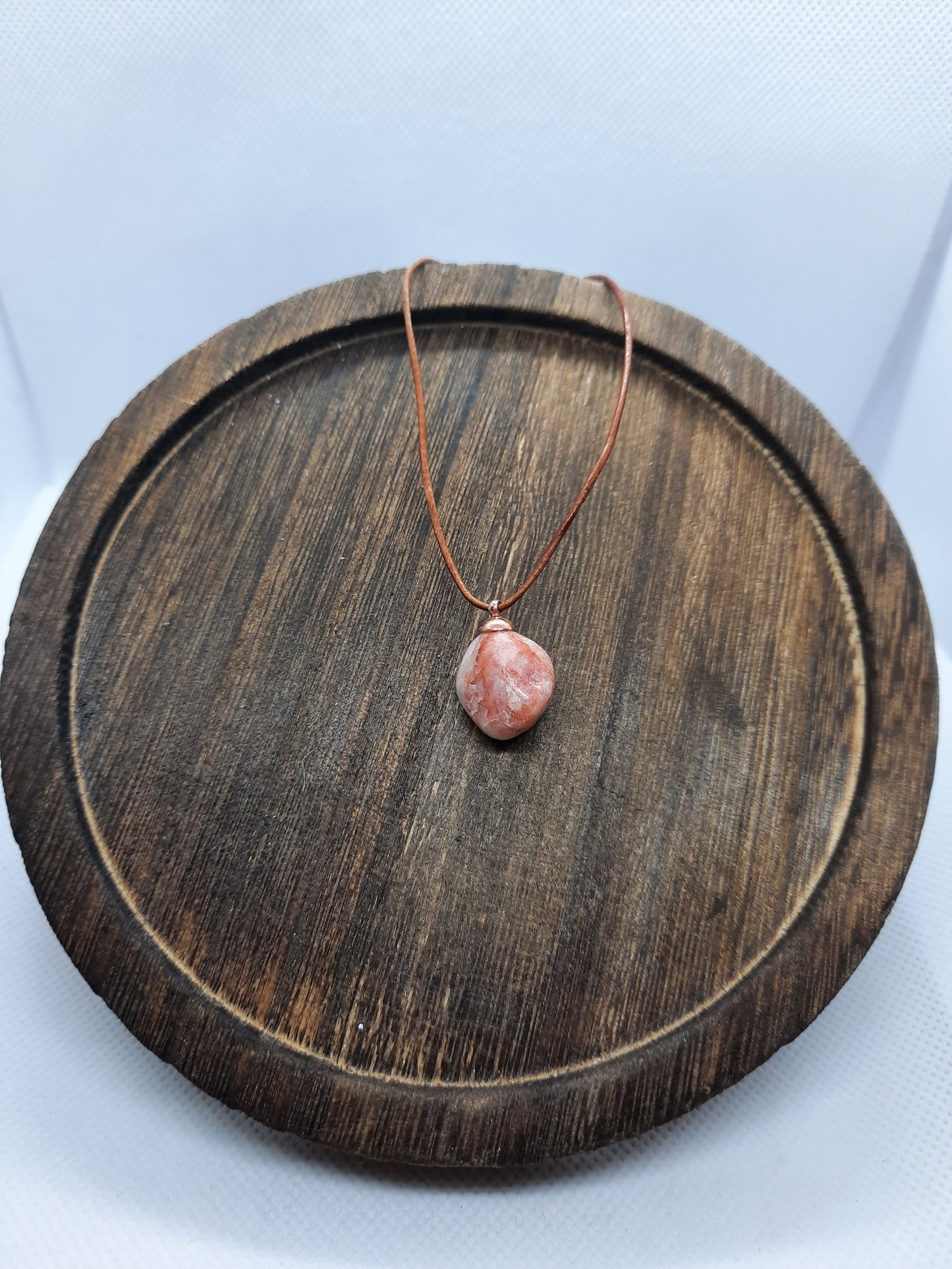 Bruine leren ketting met natuurstenen hanger