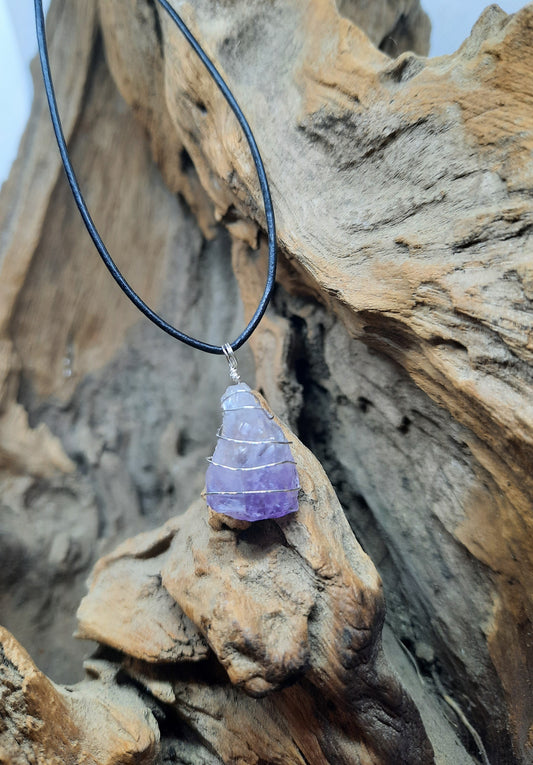 Black leather necklace with amethyst pendant
