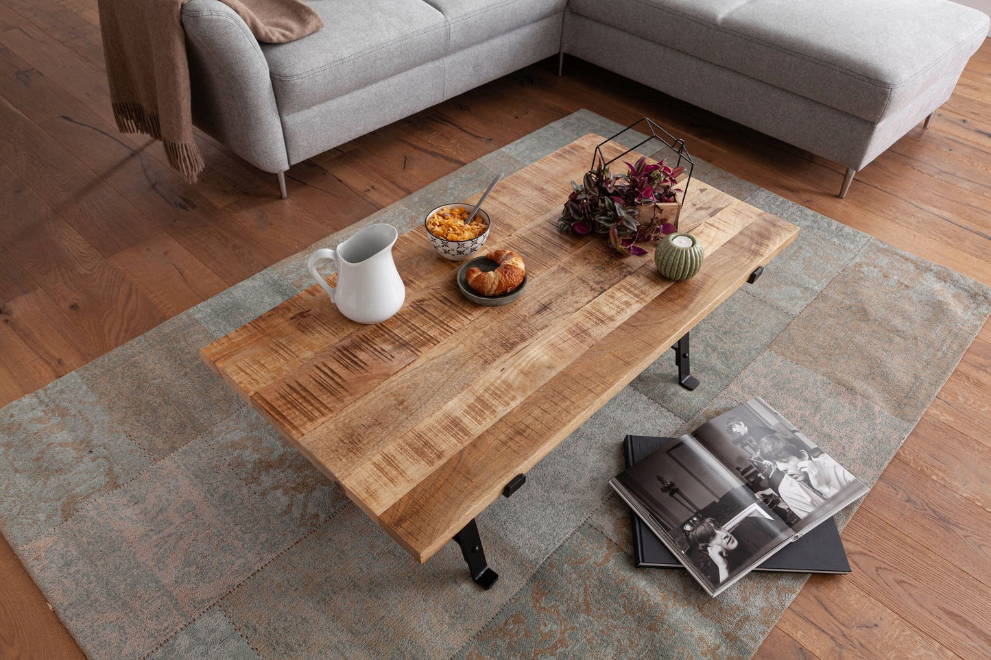 Coffee table Mango